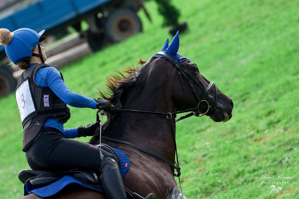BEZPEČNOSTNÍ VESTY a spol.