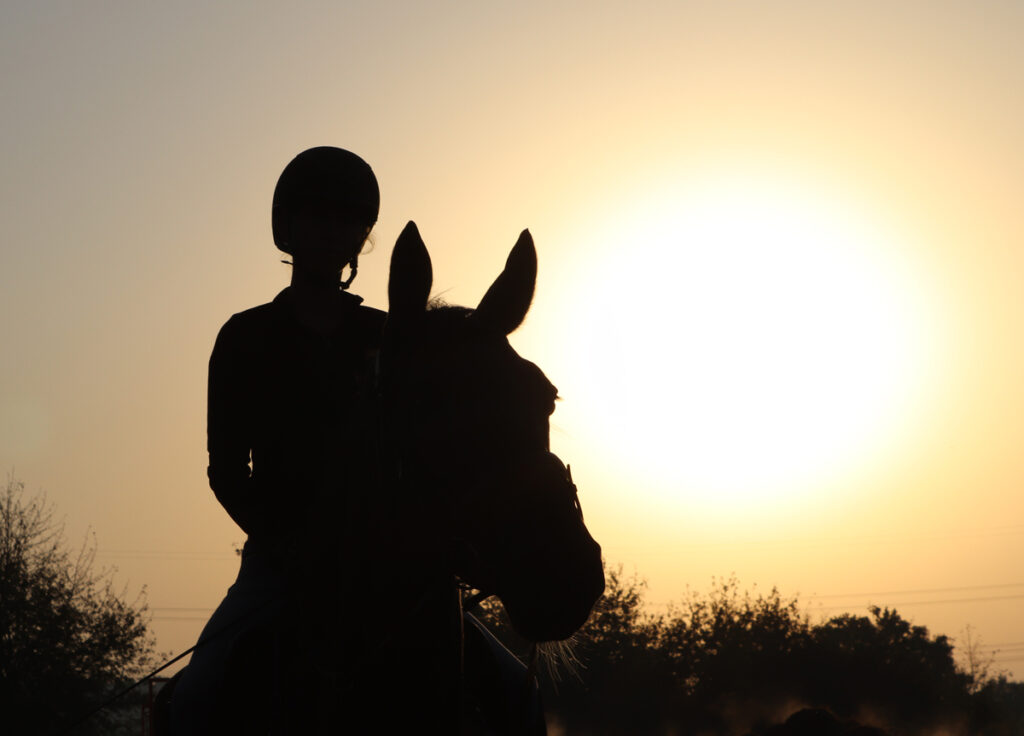 CO TO JE KISSING SPINES A JEHO PŘÍČINY