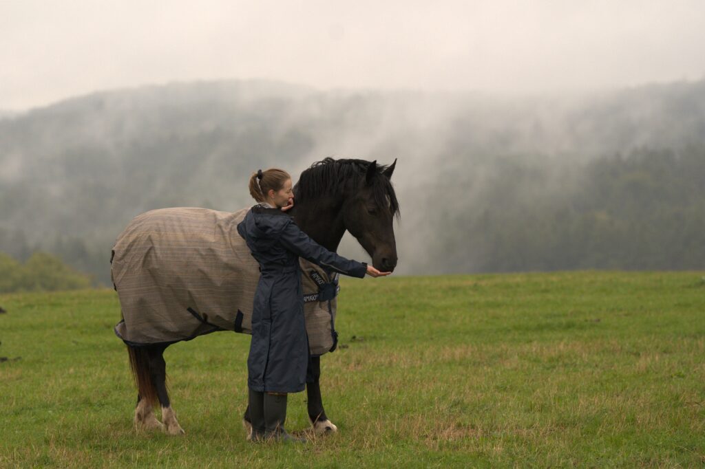 ČICHÁM, ČICHÁM ČLOVĚČINU